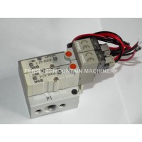Valve SMC SS5YJ3-S41-02-C4 mfld + 2 SMC SYJ3140-5LZ, sol 24vdc