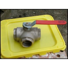 3 way lever ball valve FFF 1.5" plated brass T port